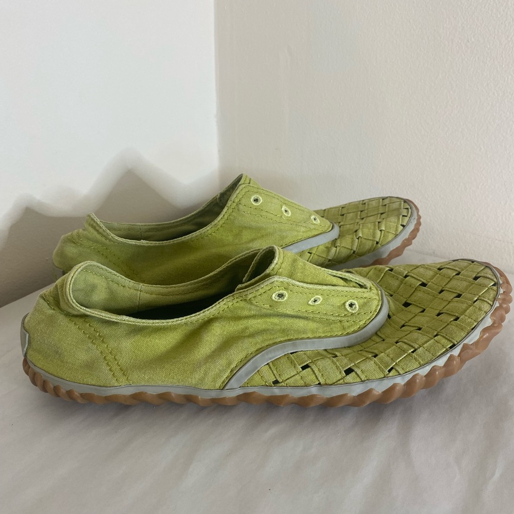 Sorel Firefly slip on green shoes women's size 8.5 lattice walking flats lime